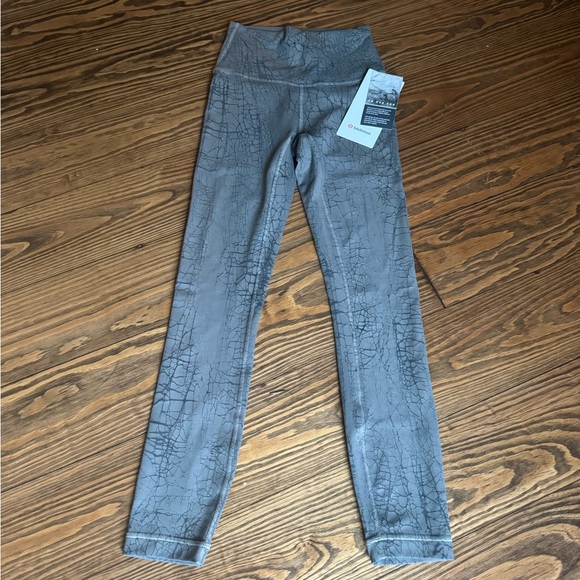 Lululemon size 2 winder train hr tight 25” dye - Picture 4 of 8